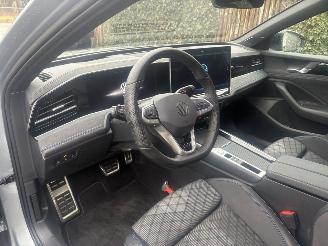 Volkswagen Passat 1.5 eTSI R-Line Edi PANORMA VOLL picture 13