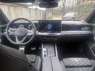 Volkswagen Passat 1.5 eTSI R-Line Edi PANORMA VOLL picture 15