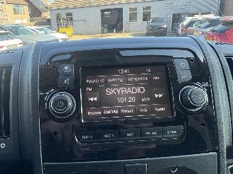 Peugeot Boxer 330 2.2 BlueHDi 140 L2H2 Premium 140PK geen schade picture 20