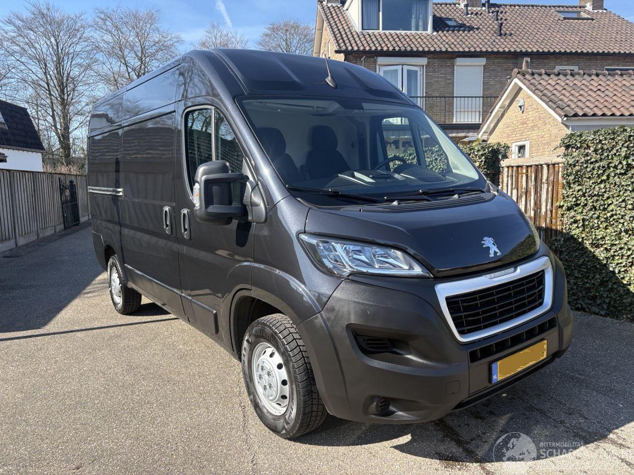 Peugeot Boxer 330 2.2 BlueHDi 140 L2H2 Premium 140PK geen schade