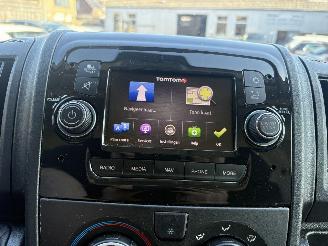 Peugeot Boxer 330 2.2 BlueHDi 140 L2H2 Premium 140PK geen schade picture 21