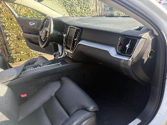 Volvo V-60 GEEN SCHADE 2.0 D MOMENTUM-LEER-PANO-AUTOMAAT-150PK-BOM VOL picture 20