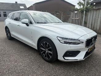 Volvo V-60 R-DESIGN 2.0 D MOMENTUM-LEER-PANO-AUTOMAAT-150PK-BOM VOL picture 9