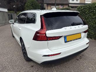 Volvo V-60 R-DESIGN 2.0 D MOMENTUM-LEER-PANO-AUTOMAAT-150PK-BOM VOL picture 2