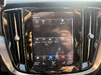Volvo V-60 GEEN SCHADE 2.0 D MOMENTUM-LEER-PANO-AUTOMAAT-150PK-BOM VOL picture 24