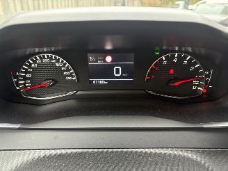 Peugeot 2008 1.2 sport 102 pk picture 17