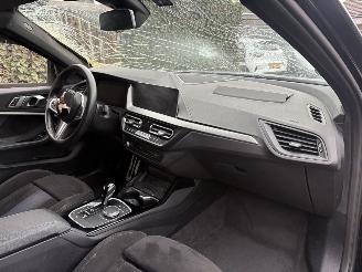 BMW 1-serie 118 M-SPORT 140 PK  AUTOMAAT PANORAMA NAP !!! picture 14