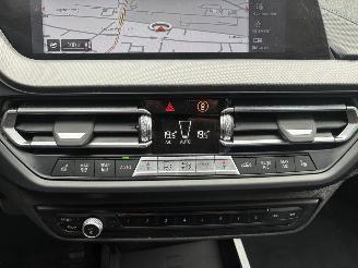 BMW 1-serie M-SPORT 140 PK  AUTOMAAT PANORAMA NAP !!! picture 33