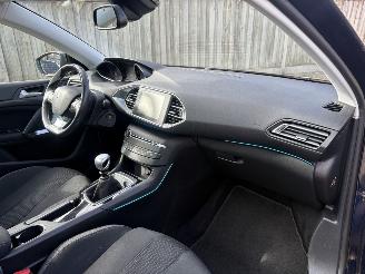 Peugeot 308 1.2 SPORT EXE picture 12