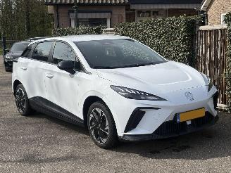 krockskadad bil auto MG MG4 SPORT 51 kWh  243PK 350KM ACTIERADIUS 2023/12