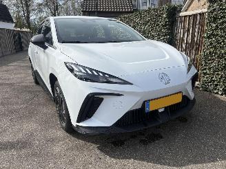 Schadeauto MG MG4 SPORT 51 kWh  243PK 350KM ACTIERADIUS 2023/12