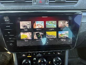 Skoda Superb PLUG IN HYBRID SPORTLINE 231PK AUTOMAAT VOLL OPTION picture 19