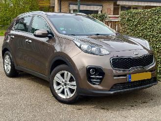 Auto incidentate Kia Sportage 1.6 GDI 132PK 6BAK 161NM KOPPEL 2017/10