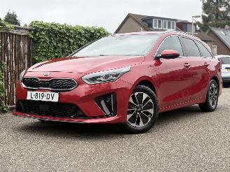 Schadeauto Kia Ceed 1.6 GDI PLUG IN HYBRID DynamicPlusLine 119PK AUTOMAAT 2021/5