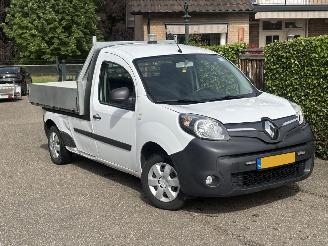 Vaurioauto  passenger cars Renault Kangoo E.Z AUTOMAAT PICK-UP MET EIGEN ACCU 2020/6