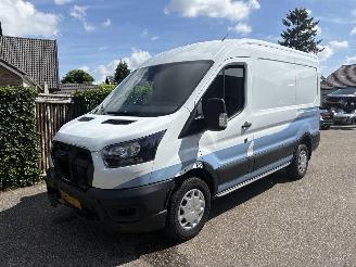 damaged commercial vehicles Ford Transit 350 2.0 TDCI L2H2 LANG 130PK 2023/4