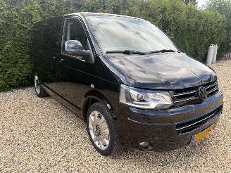 Vaurioauto  passenger cars Volkswagen Multivan 2.0 TSI 4Motion EXE AUTOMAAT 204PK benzine 2012/2