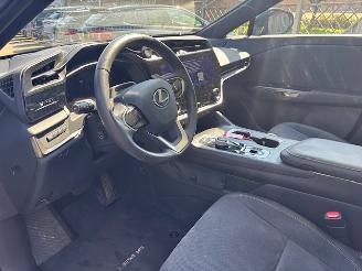 Lexus RZ 450e Executive 4x4 AWD 320 PK  71 kWh  PANORAMA picture 18