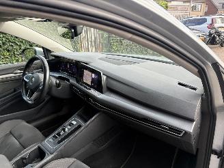 Volkswagen Golf 1.5 e-TSI AUTOMAAT -PANO -SPORT picture 18