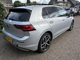 Volkswagen Golf 1.5 e-TSI AUTOMAAT -PANO -SPORT picture 2