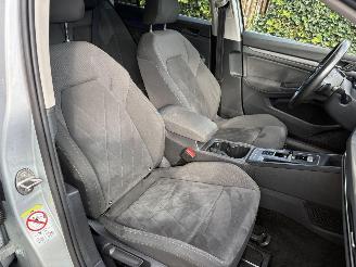 Volkswagen Golf 1.5 e-TSI AUTOMAAT -PANO -SPORT picture 19