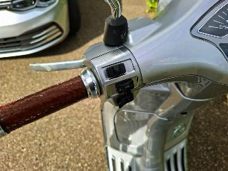 Vespa  PRIMAVERA picture 16