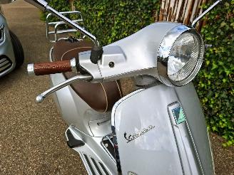 Vespa  PRIMAVERA picture 3