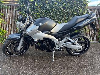 uszkodzony motocykle Suzuki  GSR 600 A 2009/4