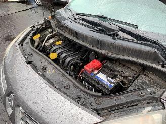 Renault Scenic 1.6 16V MPV  Benzine 1.598cc 82kW (111pk) FWD 2005-10/2008-11 picture 28