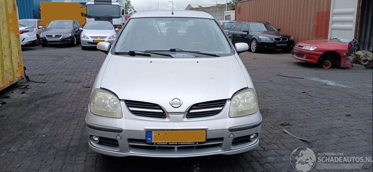 Nissan Almera-tino 