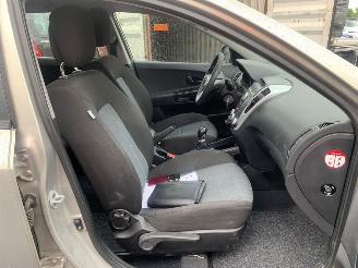Kia Cee d  picture 23