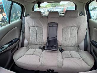 Nissan Almera  picture 10