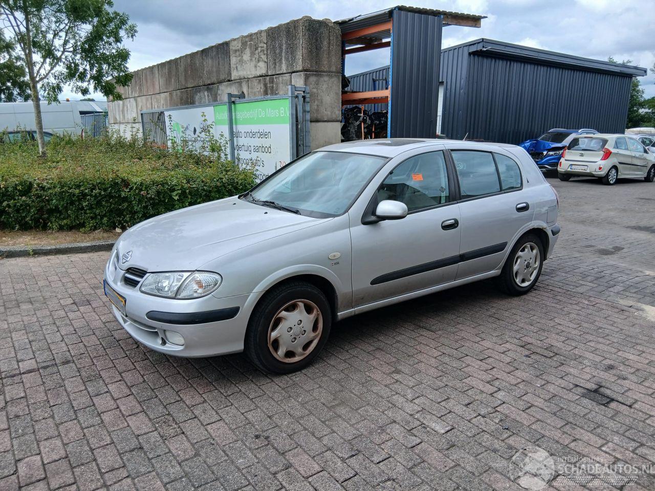 Nissan Almera 