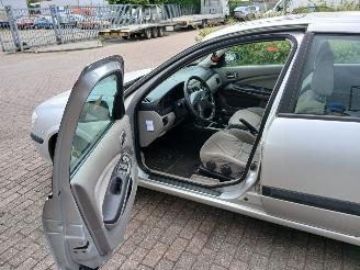 Nissan Almera  picture 8