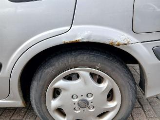 Nissan Almera  picture 14