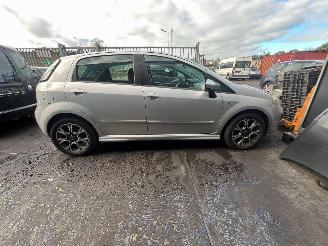 Fiat Punto Evo 1.3 JTD Multijet 85 16V Euro 5 Hatchback  Diesel 1.248cc 63kW (86pk) FWD 2010-04/2011-10 (199AXY; 199BXY) 199B4000 picture 3
