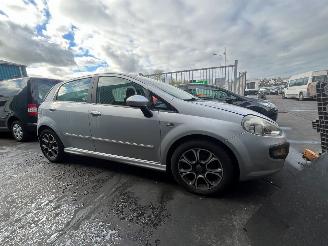 Fiat Punto Evo 1.3 JTD Multijet 85 16V Euro 5 Hatchback  Diesel 1.248cc 63kW (86pk) FWD 2010-04/2011-10 (199AXY; 199BXY) 199B4000 picture 6