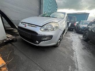 Schadeauto Fiat Punto Evo 1.3 JTD Multijet 85 16V Euro 5 Hatchback  Diesel 1.248cc 63kW (86pk) FWD 2010-04/2011-10 (199AXY; 199BXY) 199B4000 2011/2