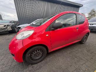 Peugeot 107 1.0 12V Hatchback  Benzine 998cc 50kW (68pk) FWD 2005-06/2014-05 (PMCFA; PMCFB; PNCFA; PNCFB) 384F; 1KR picture 6