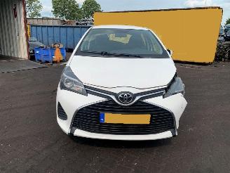 Schadeauto Toyota Yaris 1.0 12V VVT-i Hatchback  Benzine 998cc 51kW (69pk) 2016/7