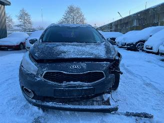 Schadeauto Kia Cee d 1.6 GDI 16V Combi/o  Benzine 1,591cc 99kW (135pk) 2013/1