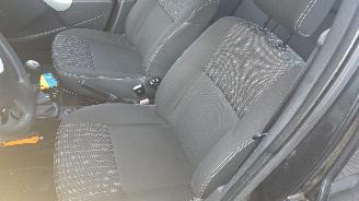 Dacia Logan 1.6 16V Flexifuel Combi/o   1.598cc 77kW picture 26