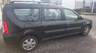 Dacia Logan 1.6 16V Flexifuel Combi/o   1.598cc 77kW picture 36