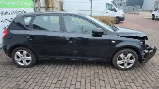 Kia Cee d 1.4 CVVT 16V Hatchback 4Dr Benzine 1.396cc 66kW (90pk) FWD 2009-09/2012-12 (EDB5PB; EDB5PD; EDB5PE) G4FA5 picture 4