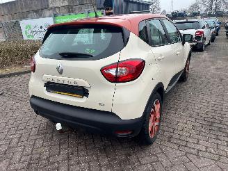 Renault Captur 0.9 Energy TCE 12V SUV picture 4