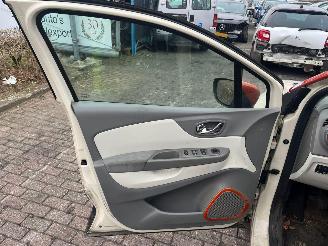 Renault Captur 0.9 Energy TCE 12V SUV picture 8