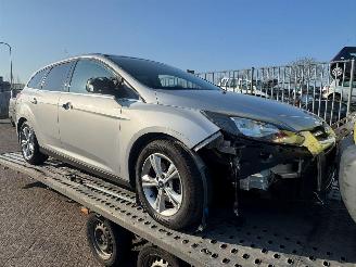 Voiture accidenté Ford Focus 1.6 SCTi 16V Combi/o  Benzine 1.596cc 110kW (150pk) FWD 2010-07/2018-05  JQDB 2012/1