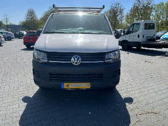 Unfallwagen Volkswagen Transporter 2.0 TDI DRF Bestel  Diesel 1.968cc 75kW (102pk) FWD 2015-04/2019-12  CXGB 2017/10