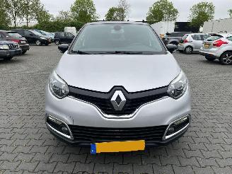 Unfallwagen Renault Captur 1.2 TCE 16V EDC SUV  Benzine 1.197cc 88kW (120pk) FWD 2013-06 (2R40; 2RC0) H5F403; H5FD4 2013/10