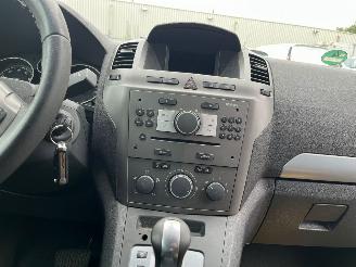 Opel Zafira 2.2 16V Direct Ecotec MPV picture 16